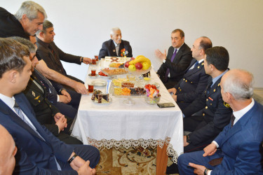 Astara Rayon İcra Hakimiyyətinin başçısı Qəzənfər Ağayev İkinci Dünya Müharibəsinin veteranı İzzət Nehmətovla görüşmüşdür.