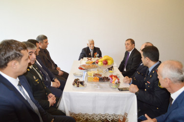 Astara Rayon İcra Hakimiyyətinin başçısı Qəzənfər Ağayev İkinci Dünya Müharibəsinin veteranı İzzət Nehmətovla görüşmüşdür.